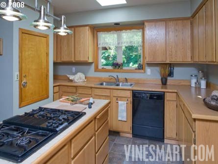 Hood River, Oregon - Beautiful Home with Large Equestian Facilty For Sale - Winery Potential - Wine Real Estate